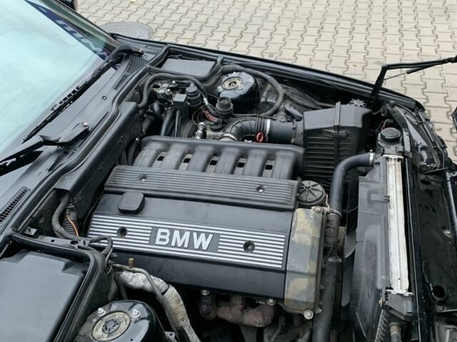 Черный БМВ 5 Серия, объемом двигателя 2.5 л и пробегом 350 тыс. км за 4000 $, фото 4 на Automoto.ua