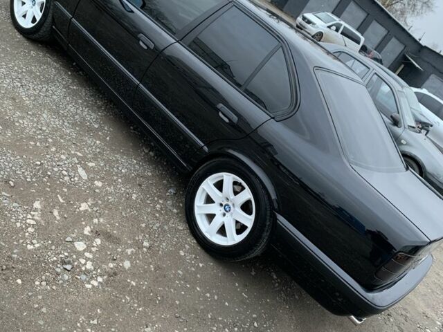 Черный БМВ 5 Серия, объемом двигателя 2.5 л и пробегом 350 тыс. км за 4000 $, фото 10 на Automoto.ua