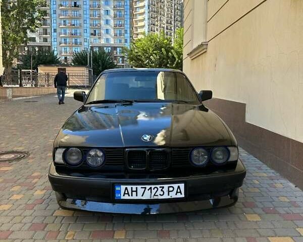 Чорний БМВ 5 Серія, об'ємом двигуна 2.49 л та пробігом 100 тис. км за 3000 $, фото 1 на Automoto.ua