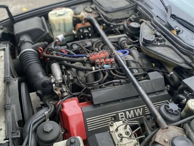 Чорний БМВ 5 Серія, об'ємом двигуна 4 л та пробігом 400 тис. км за 8380 $, фото 7 на Automoto.ua