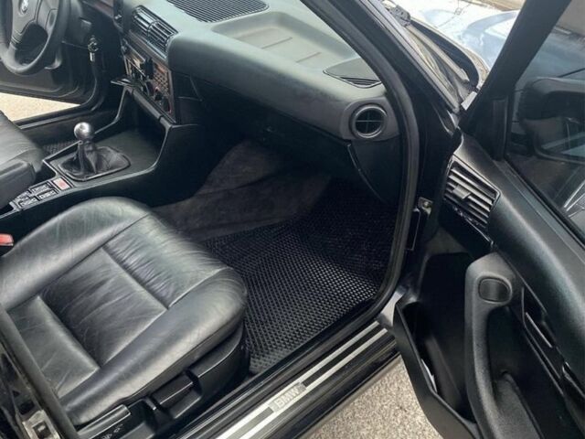 Чорний БМВ 5 Серія, об'ємом двигуна 4 л та пробігом 400 тис. км за 8380 $, фото 6 на Automoto.ua