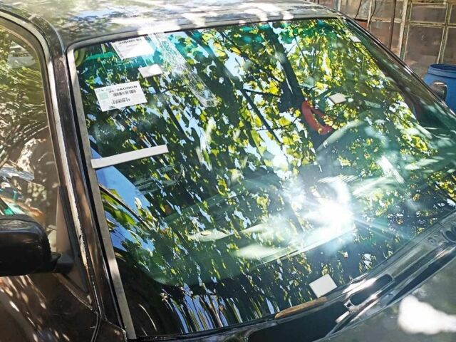 Чорний БМВ 5 Серія, об'ємом двигуна 2.5 л та пробігом 300 тис. км за 1300 $, фото 1 на Automoto.ua