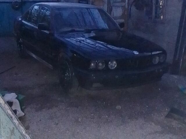 Чорний БМВ 5 Серія, об'ємом двигуна 2.5 л та пробігом 300 тис. км за 1300 $, фото 3 на Automoto.ua