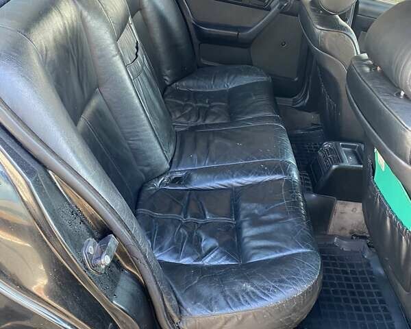 Черный БМВ 5 Серия, объемом двигателя 2 л и пробегом 300 тыс. км за 2100 $, фото 7 на Automoto.ua