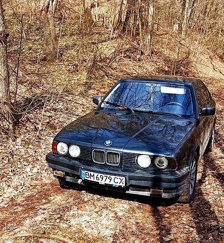 Черный БМВ 5 Серия, объемом двигателя 2.5 л и пробегом 250 тыс. км за 2200 $, фото 1 на Automoto.ua