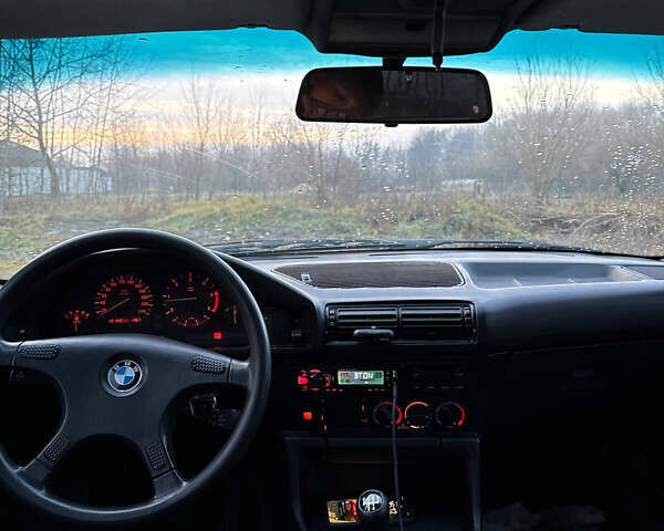 Черный БМВ 5 Серия, объемом двигателя 2.5 л и пробегом 400 тыс. км за 2400 $, фото 12 на Automoto.ua