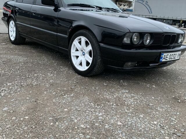 Черный БМВ 5 Серия, объемом двигателя 2.5 л и пробегом 350 тыс. км за 4000 $, фото 1 на Automoto.ua