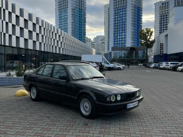 Черный БМВ 5 Серия, объемом двигателя 2 л и пробегом 199 тыс. км за 2000 $, фото 1 на Automoto.ua