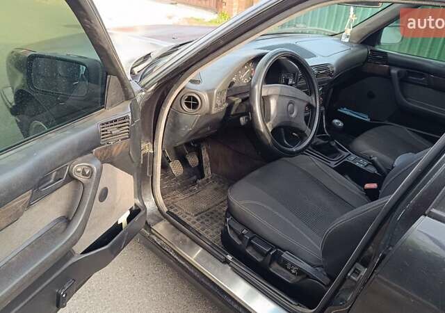 Чорний БМВ 5 Серія, об'ємом двигуна 1.8 л та пробігом 384 тис. км за 2500 $, фото 12 на Automoto.ua