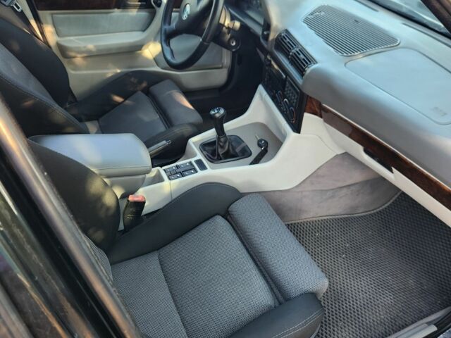 БМВ 5 Серия 1993 в Александрие на Automoto.ua Черный БМВ 5 Серия, объемом двигателя 2.5 л и пробегом 470 тыс. км за 4200 $, фото 4 на Automoto.ua