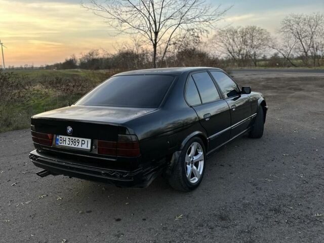 Черный БМВ 5 Серия, объемом двигателя 2.5 л и пробегом 300 тыс. км за 2450 $, фото 3 на Automoto.ua