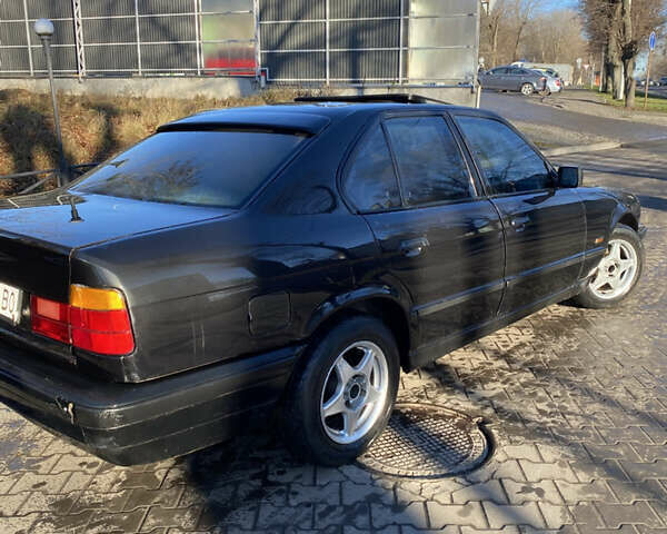 Черный БМВ 5 Серия, объемом двигателя 2 л и пробегом 350 тыс. км за 2100 $, фото 6 на Automoto.ua