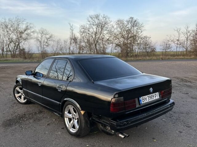 Черный БМВ 5 Серия, объемом двигателя 2.5 л и пробегом 300 тыс. км за 2450 $, фото 2 на Automoto.ua