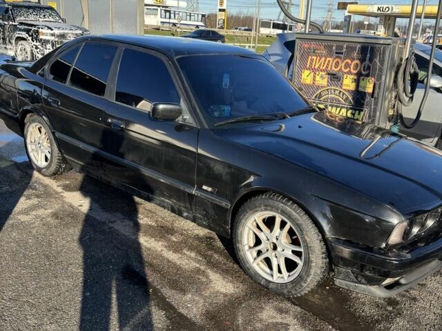 Чорний БМВ 5 Серія, об'ємом двигуна 2 л та пробігом 300 тис. км за 3500 $, фото 5 на Automoto.ua
