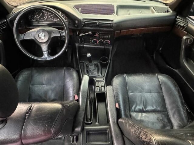 Черный БМВ 5 Серия, объемом двигателя 2.5 л и пробегом 300 тыс. км за 2450 $, фото 5 на Automoto.ua