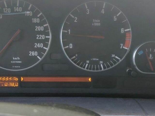 Черный БМВ 5 Серия, объемом двигателя 2.5 л и пробегом 300 тыс. км за 2800 $, фото 2 на Automoto.ua