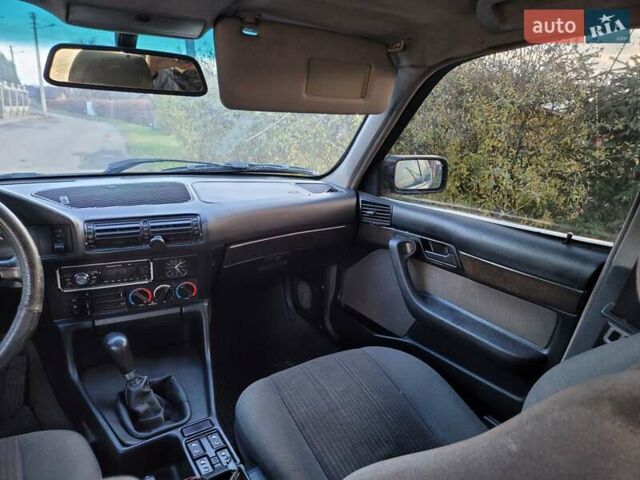 Чорний БМВ 5 Серія, об'ємом двигуна 2.5 л та пробігом 300 тис. км за 2200 $, фото 2 на Automoto.ua