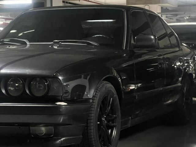 Черный БМВ 5 Серия, объемом двигателя 2 л и пробегом 400 тыс. км за 3500 $, фото 4 на Automoto.ua