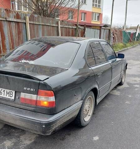 Черный БМВ 5 Серия, объемом двигателя 2.5 л и пробегом 400 тыс. км за 2900 $, фото 7 на Automoto.ua