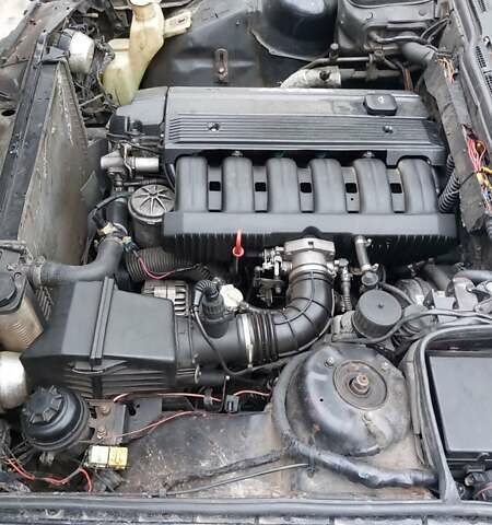 Черный БМВ 5 Серия, объемом двигателя 2.5 л и пробегом 400 тыс. км за 2900 $, фото 10 на Automoto.ua