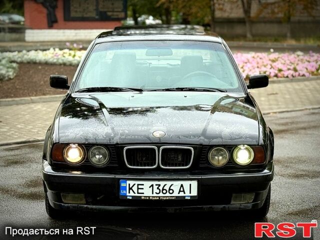 Черный БМВ 5 Серия, объемом двигателя 2.5 л и пробегом 500 тыс. км за 1750 $, фото 2 на Automoto.ua