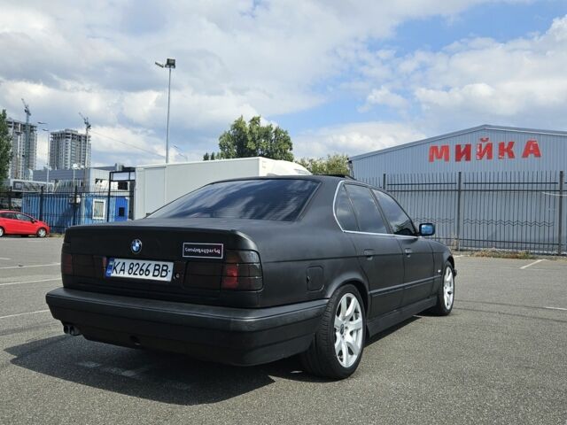 Черный БМВ 5 Серия, объемом двигателя 3 л и пробегом 360 тыс. км за 3400 $, фото 4 на Automoto.ua