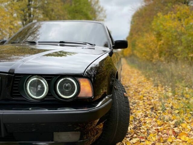 Черный БМВ 5 Серия, объемом двигателя 2 л и пробегом 400 тыс. км за 4499 $, фото 1 на Automoto.ua