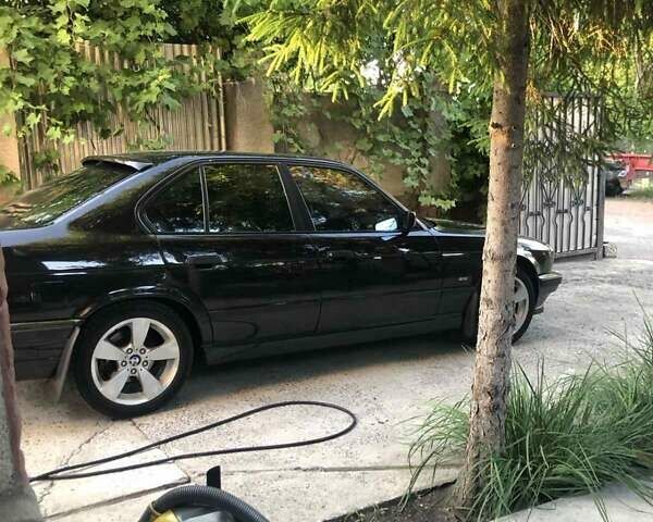 Черный БМВ 5 Серия, объемом двигателя 3 л и пробегом 525 тыс. км за 7400 $, фото 18 на Automoto.ua