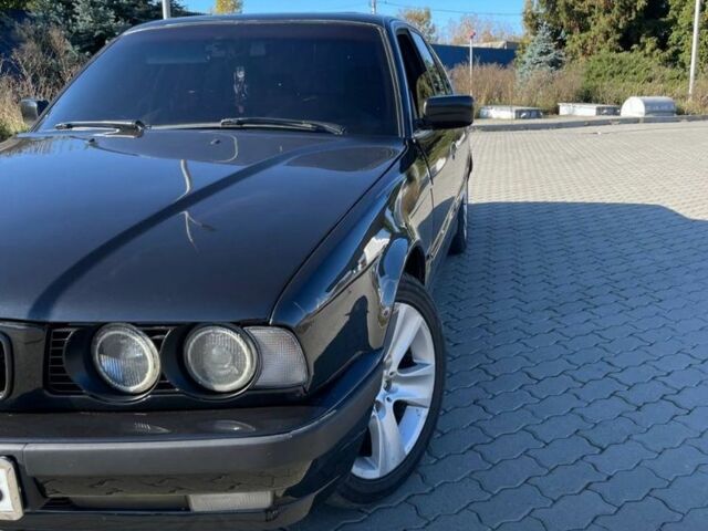 Черный БМВ 5 Серия, объемом двигателя 2 л и пробегом 400 тыс. км за 4499 $, фото 4 на Automoto.ua