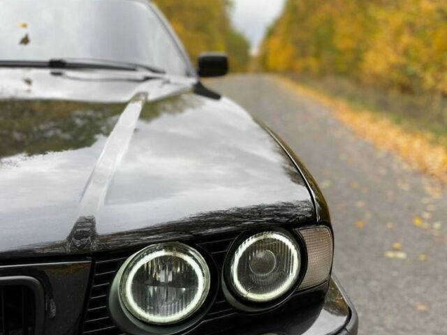 Черный БМВ 5 Серия, объемом двигателя 2 л и пробегом 400 тыс. км за 4499 $, фото 3 на Automoto.ua