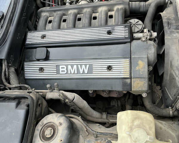 Черный БМВ 5 Серия, объемом двигателя 2 л и пробегом 349 тыс. км за 3000 $, фото 13 на Automoto.ua