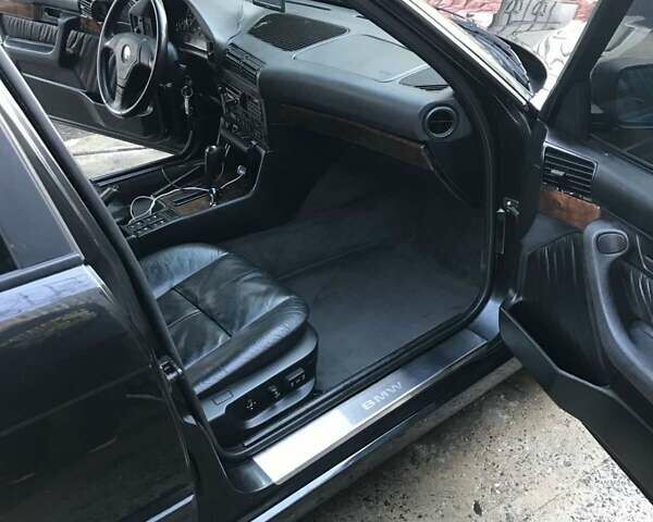 Черный БМВ 5 Серия, объемом двигателя 3 л и пробегом 525 тыс. км за 7400 $, фото 16 на Automoto.ua