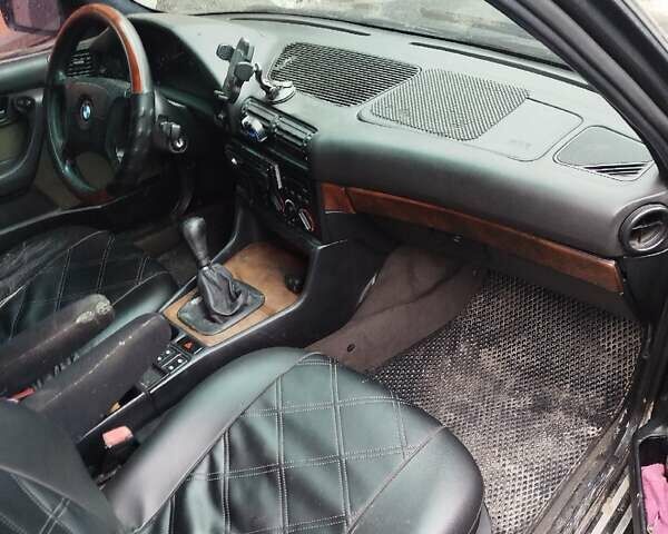 Черный БМВ 5 Серия, объемом двигателя 2.5 л и пробегом 403 тыс. км за 2002 $, фото 5 на Automoto.ua