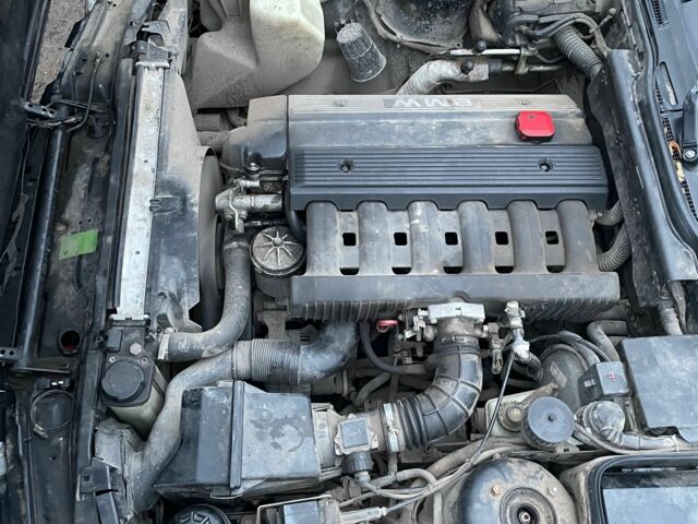 Чорний БМВ 5 Серія, об'ємом двигуна 2 л та пробігом 300 тис. км за 1400 $, фото 8 на Automoto.ua