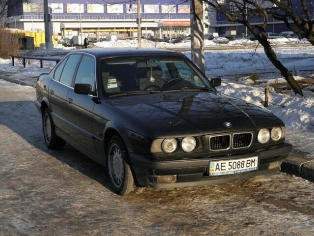 Черный БМВ 5 Серия, объемом двигателя 2 л и пробегом 777 тыс. км за 4000 $, фото 5 на Automoto.ua