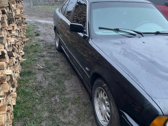 Чорний БМВ 5 Серія, об'ємом двигуна 2 л та пробігом 300 тис. км за 1400 $, фото 4 на Automoto.ua