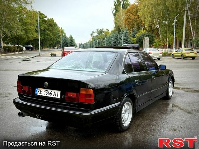 Черный БМВ 5 Серия, объемом двигателя 2.5 л и пробегом 500 тыс. км за 1750 $, фото 5 на Automoto.ua