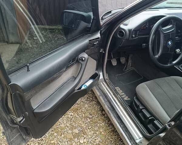 Черный БМВ 5 Серия, объемом двигателя 2.5 л и пробегом 320 тыс. км за 3600 $, фото 8 на Automoto.ua