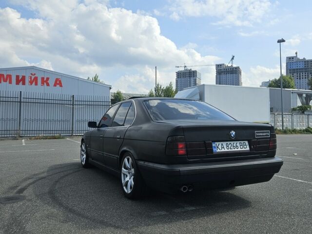 Черный БМВ 5 Серия, объемом двигателя 3 л и пробегом 360 тыс. км за 3400 $, фото 3 на Automoto.ua