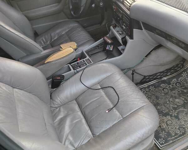 Черный БМВ 5 Серия, объемом двигателя 2.5 л и пробегом 300 тыс. км за 1500 $, фото 1 на Automoto.ua