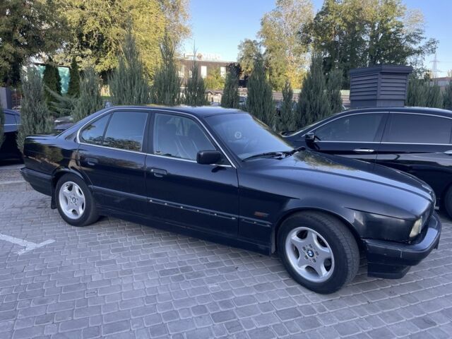 Черный БМВ 5 Серия, объемом двигателя 2 л и пробегом 777 тыс. км за 4000 $, фото 1 на Automoto.ua