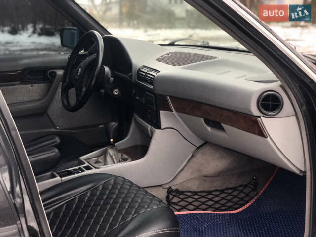 Черный БМВ 5 Серия, объемом двигателя 2 л и пробегом 350 тыс. км за 2020 $, фото 26 на Automoto.ua