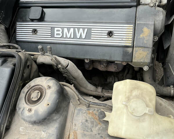 Черный БМВ 5 Серия, объемом двигателя 2 л и пробегом 349 тыс. км за 3000 $, фото 12 на Automoto.ua