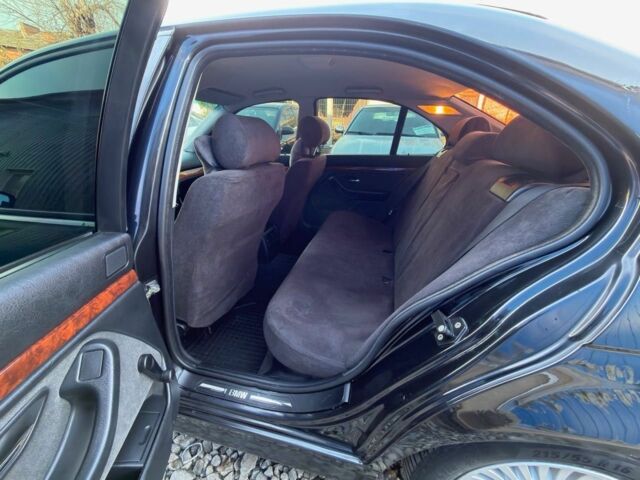 Черный БМВ 5 Серия, объемом двигателя 2.5 л и пробегом 300 тыс. км за 2900 $, фото 12 на Automoto.ua