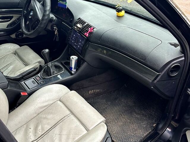 Черный БМВ 5 Серия, объемом двигателя 2.5 л и пробегом 0 тыс. км за 3000 $, фото 3 на Automoto.ua