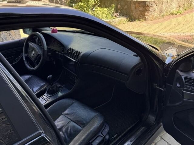 Черный БМВ 5 Серия, объемом двигателя 2.5 л и пробегом 3 тыс. км за 3650 $, фото 7 на Automoto.ua