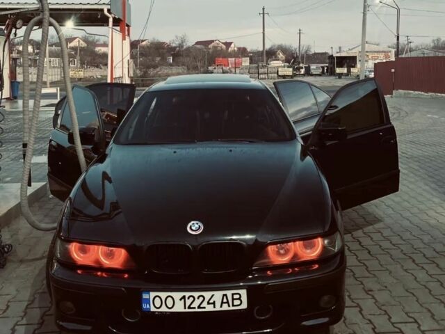 Черный БМВ 5 Серия, объемом двигателя 2.5 л и пробегом 300 тыс. км за 3000 $, фото 1 на Automoto.ua