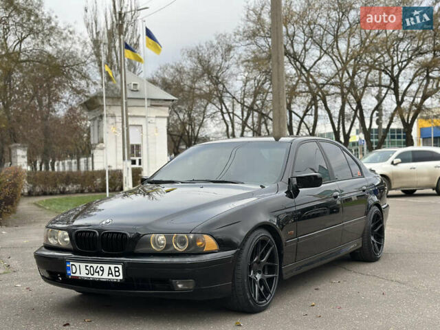 Черный БМВ 5 Серия, объемом двигателя 2.79 л и пробегом 303 тыс. км за 3999 $, фото 1 на Automoto.ua