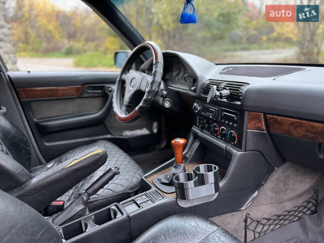 Черный БМВ 5 Серия, объемом двигателя 2.5 л и пробегом 471 тыс. км за 3500 $, фото 10 на Automoto.ua