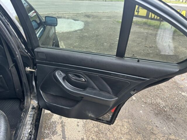 Чорний БМВ 5 Серія, об'ємом двигуна 2.8 л та пробігом 303 тис. км за 4400 $, фото 13 на Automoto.ua